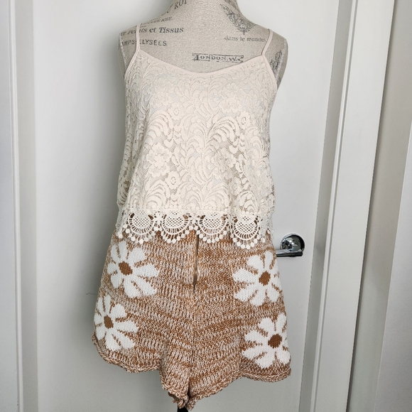 Crochet Lace Crop Camisole - Picture 1 of 11